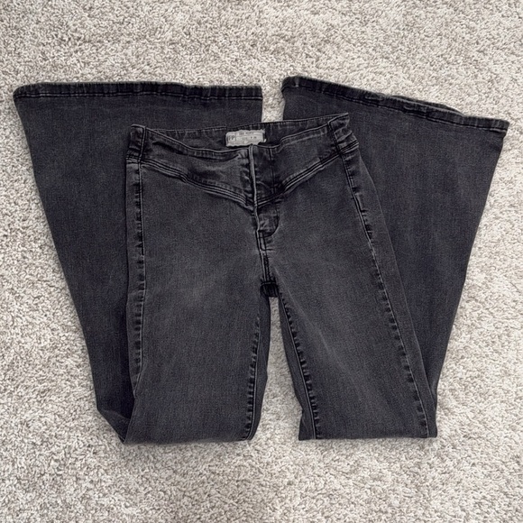 RARE Free People Retro '70s Mid-Rise Flare Jean Super stretch - Picture 4 of 6